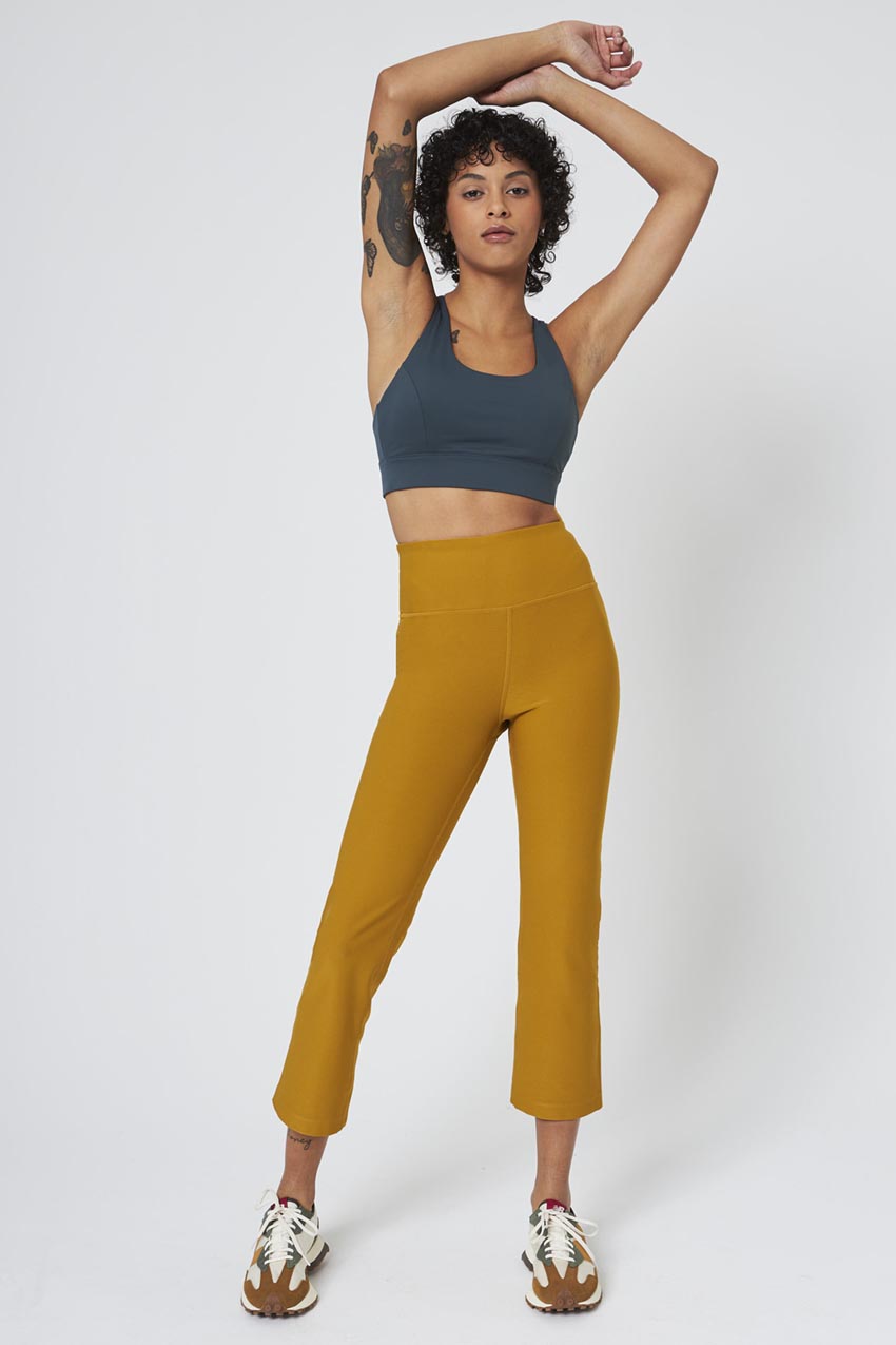 Explore High-Waisted Flared Crop 22"