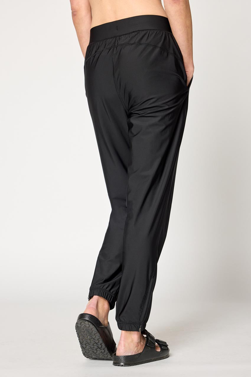 Adapt Recycled Polyester Back Leg Zip Jogger 27"