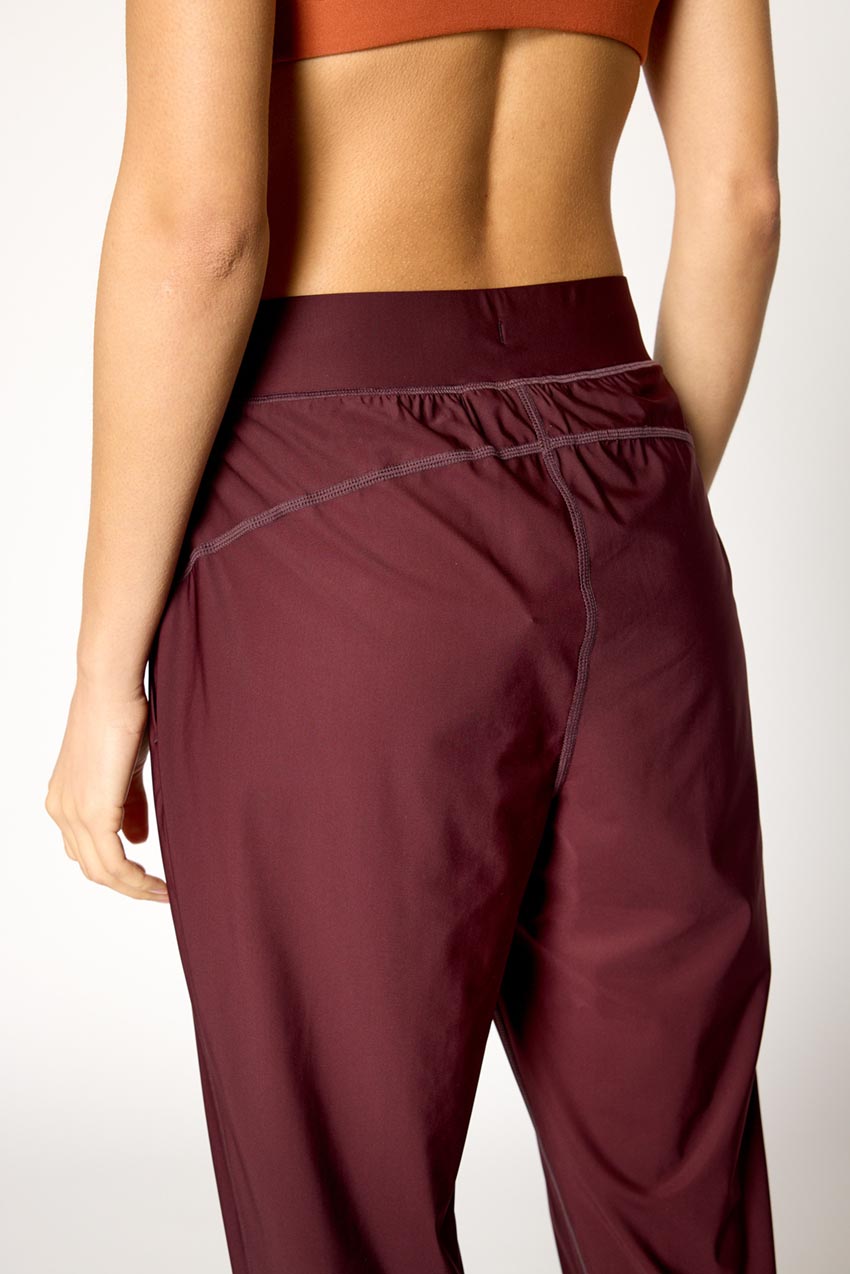 Adapt Recycled Polyester Back Leg Zip Jogger 27"