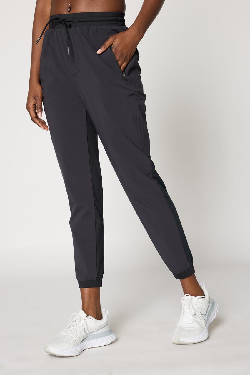 MPG Sport Trek Joggers 27'' in Black