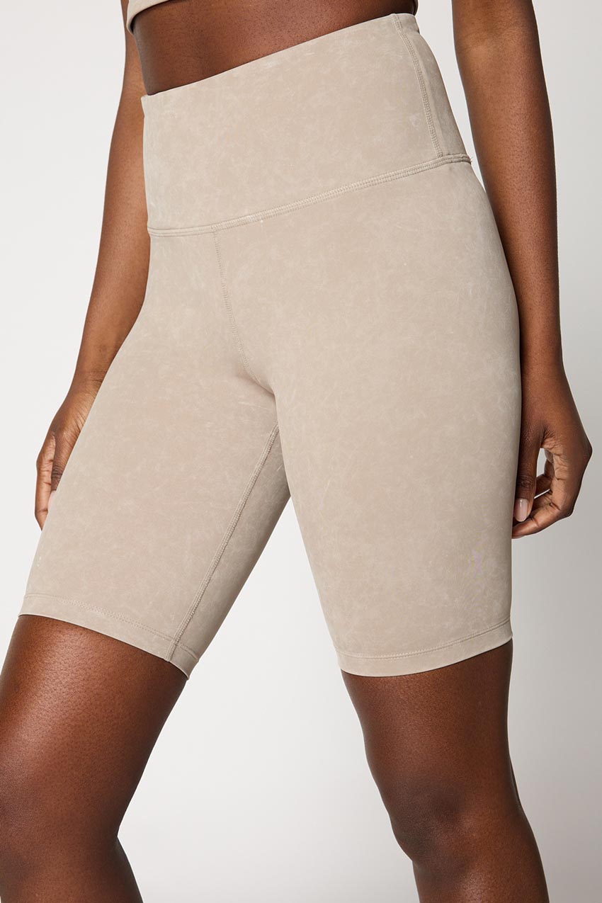 Vital Recycled Nylon High-Waisted Short 8" Washed