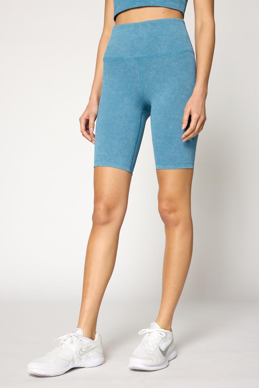 Vital Recycled Nylon High-Waisted Short 8" Washed