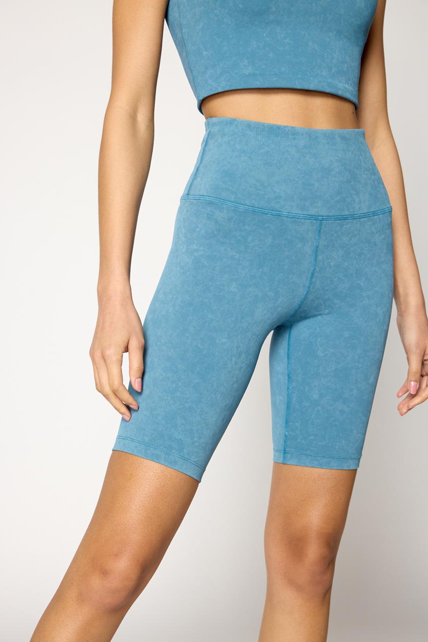 Vital Recycled Nylon High-Waisted Short 8" Washed