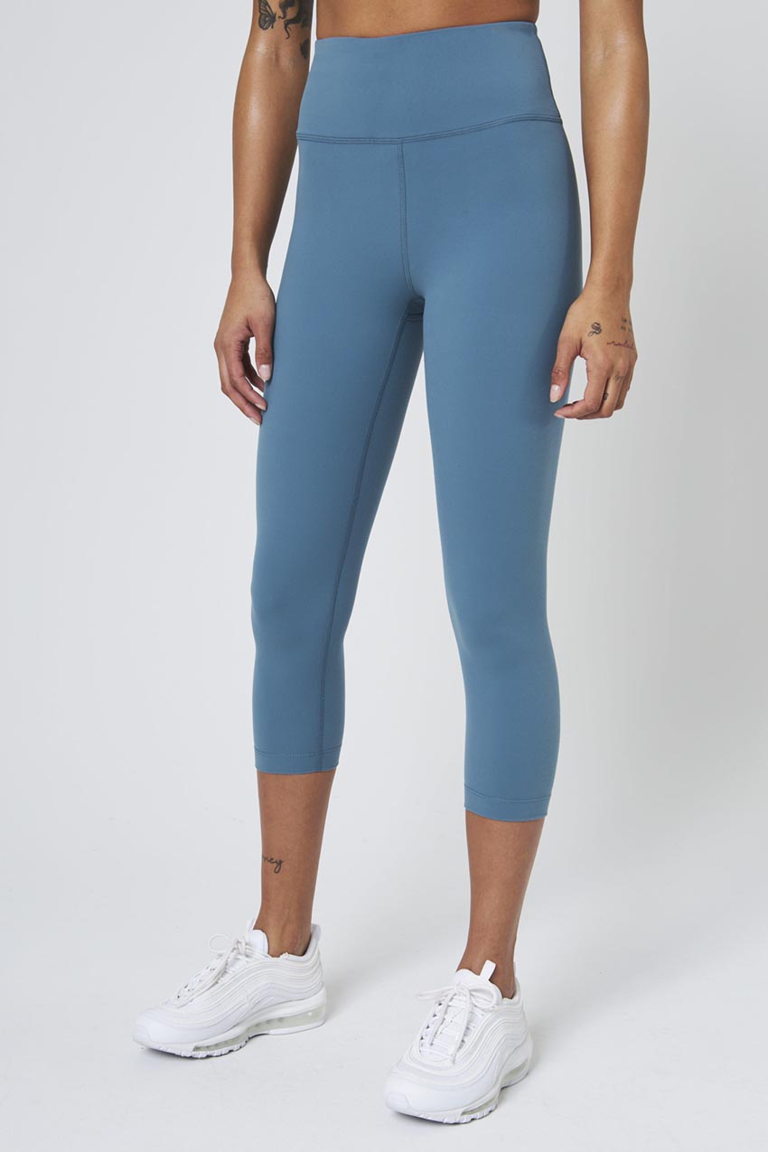 Velocity High-Waisted Capri 21"