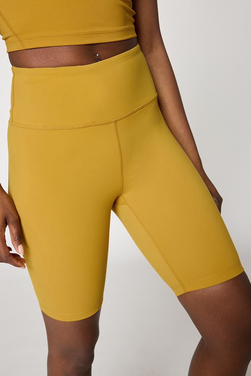 Velocity High-Waisted Bike Short 9"