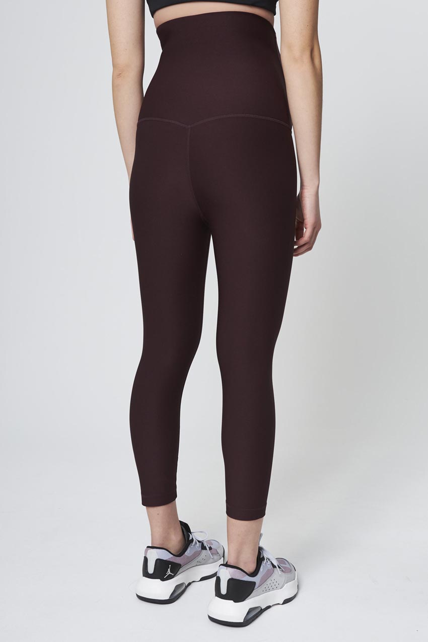 Explore Recycled Polyester High-Waisted Maternity Crop 21"