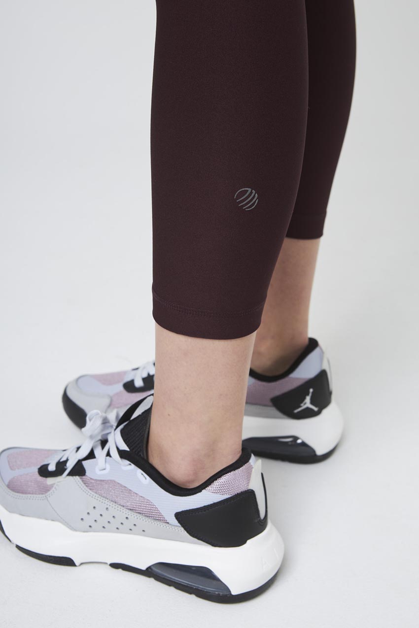 Explore Recycled Polyester High-Waisted Maternity Crop 21"