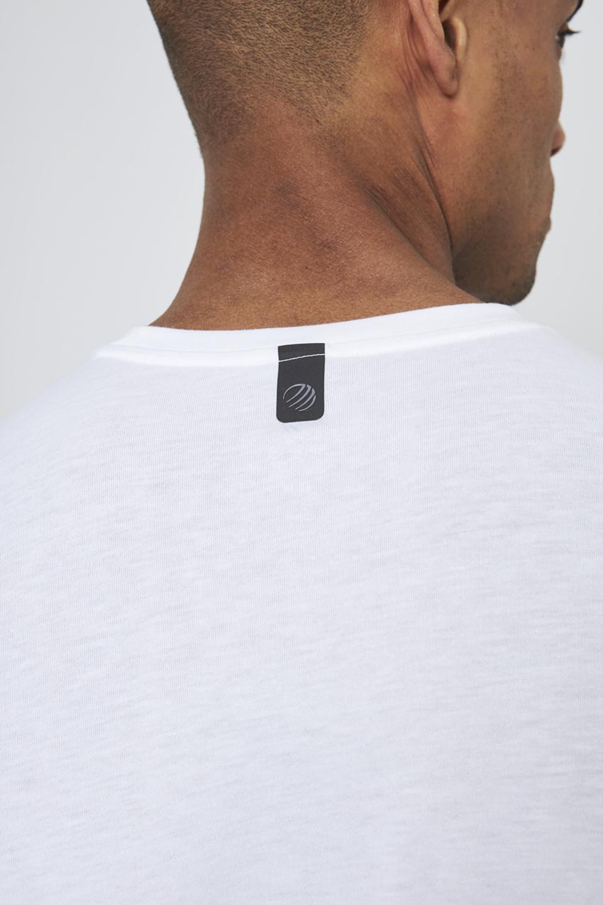 Achieve T-shirt with Curved Hem