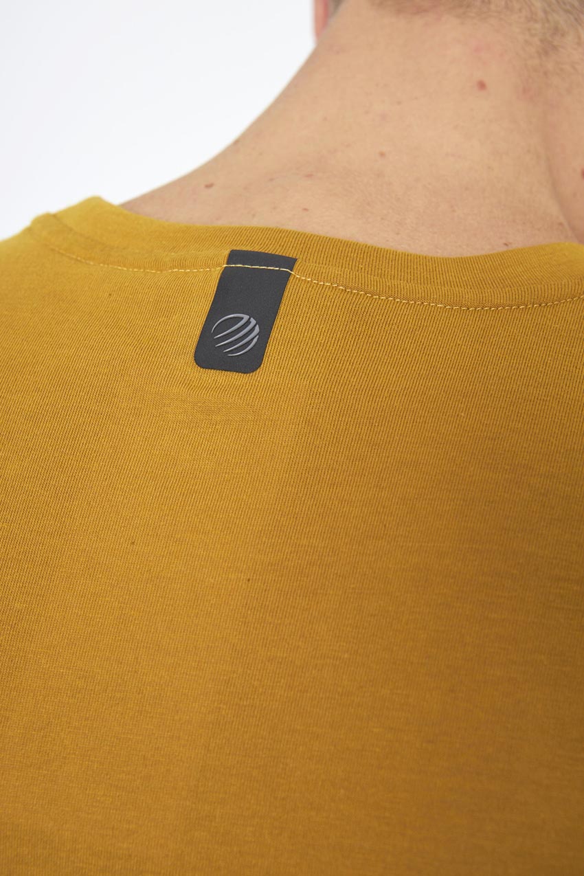 Achieve T-Shirt with Curved Hem