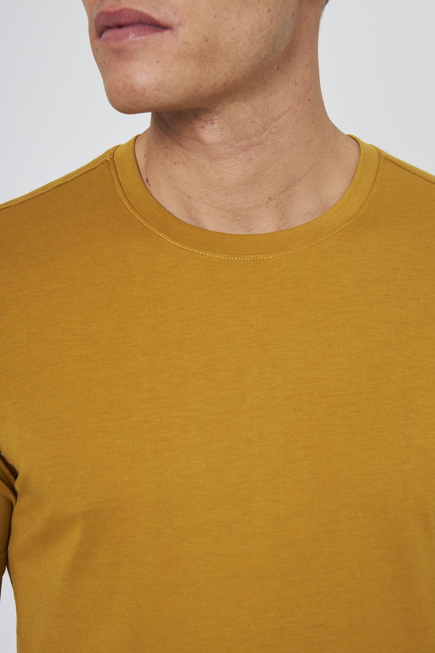 Achieve T-Shirt with Curved Hem