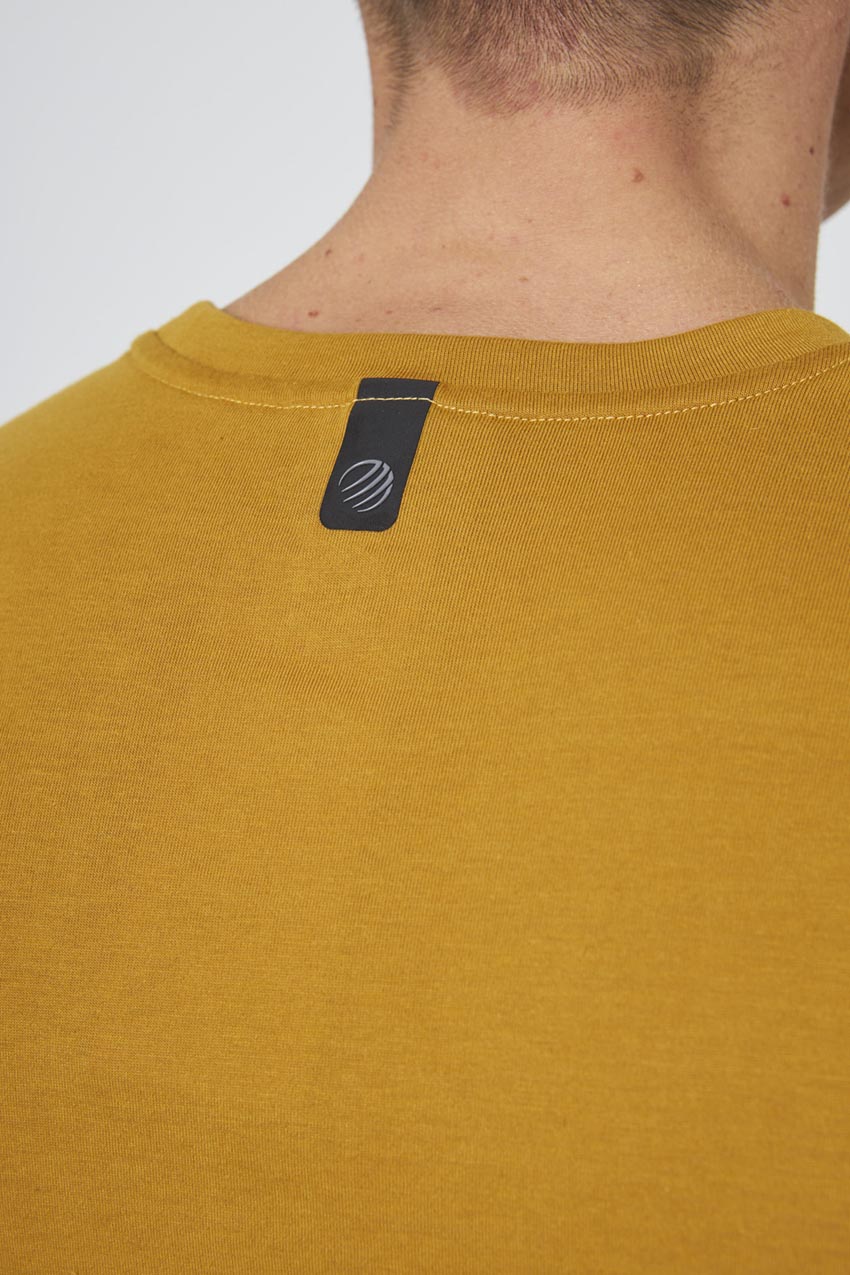 Achieve T-Shirt with Curved Hem