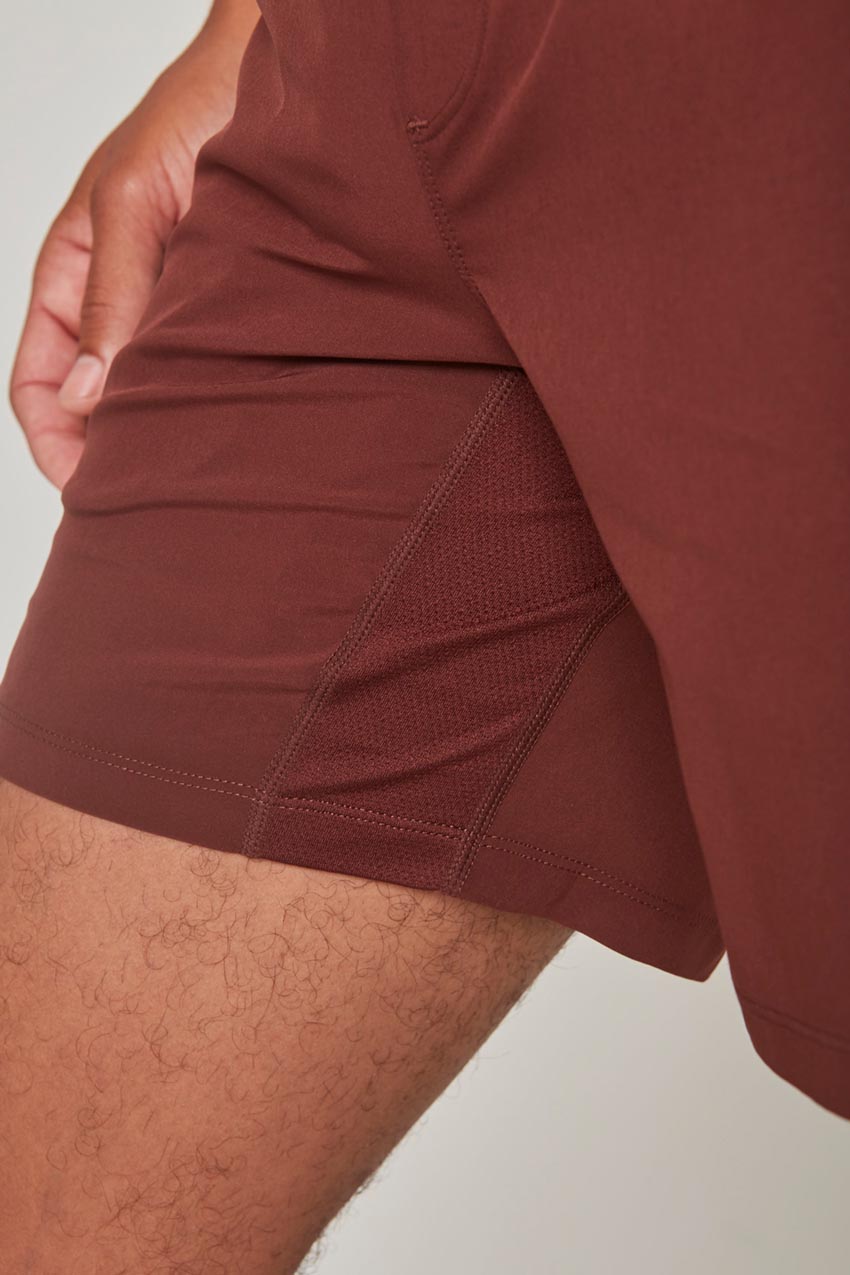 Catch Stride 7" Recycled Polyester Short with Liner
