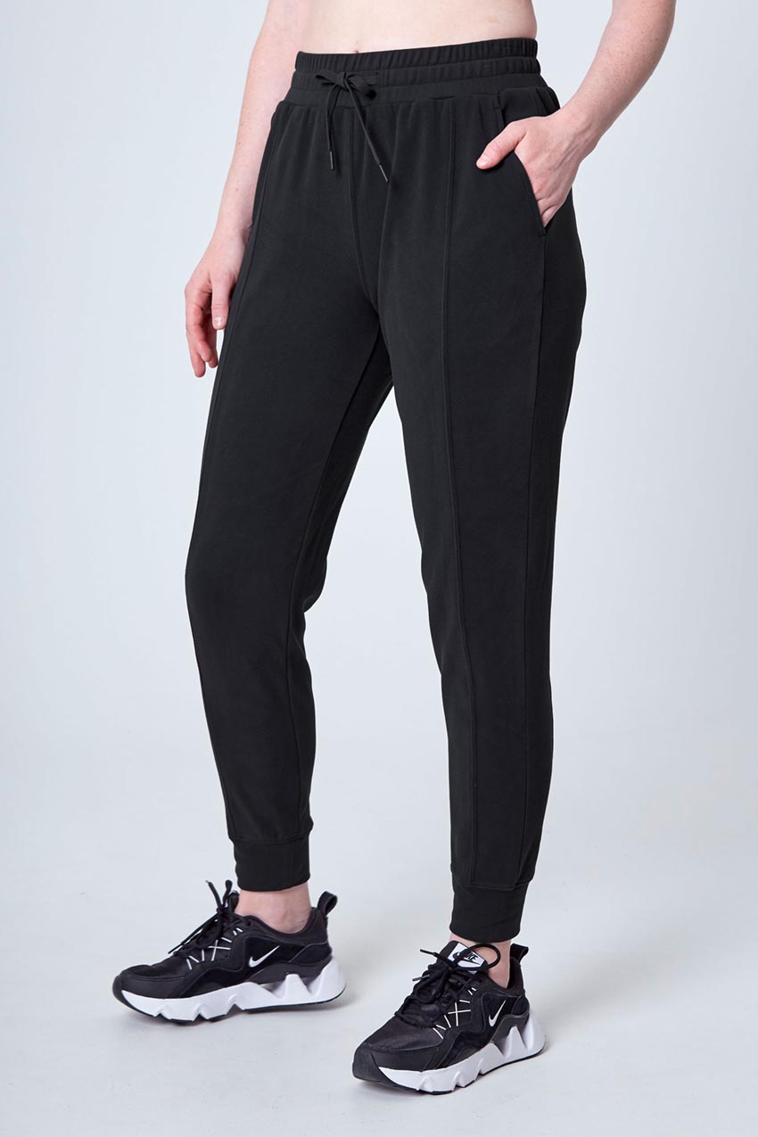 Mondetta Triumph Cozy Jogger in Black