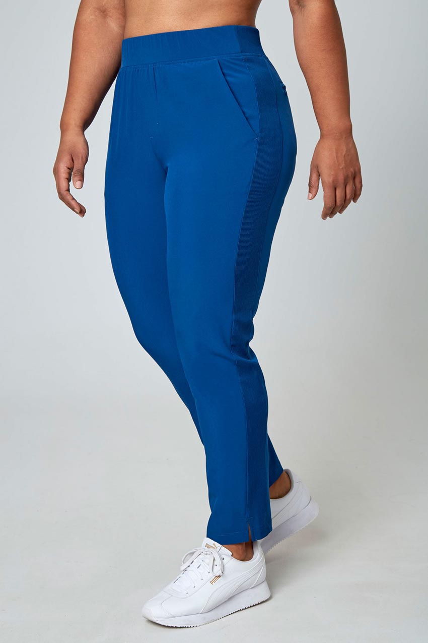 Mondetta Ladies Woven Slim Pant in Blue Opal