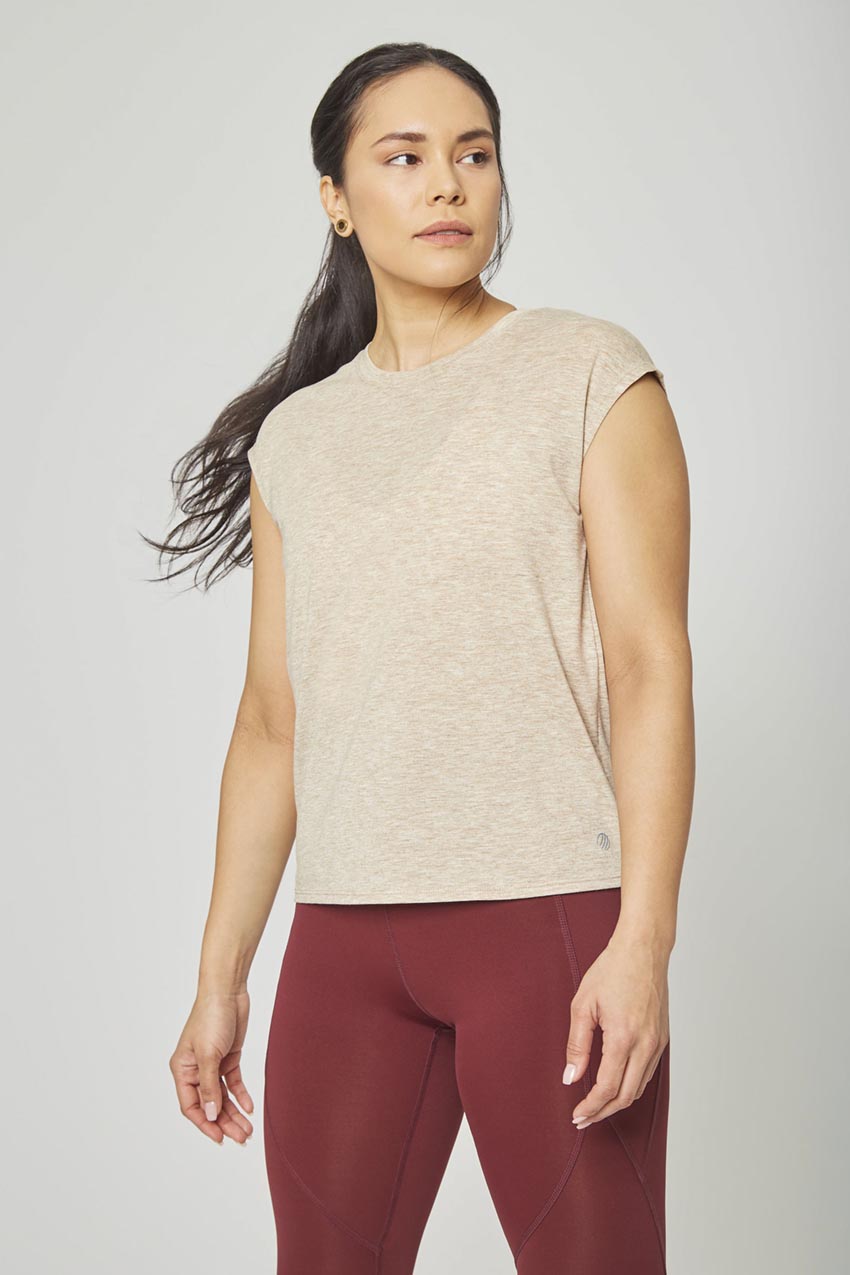 MPG Sport Tracker Dynamic Recycled Anti-Stink Sleeveless Top in Htr Sand