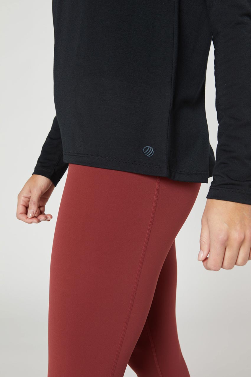 Liberate Dynamic Cover-Up Anti-Stink Long Sleeve Top