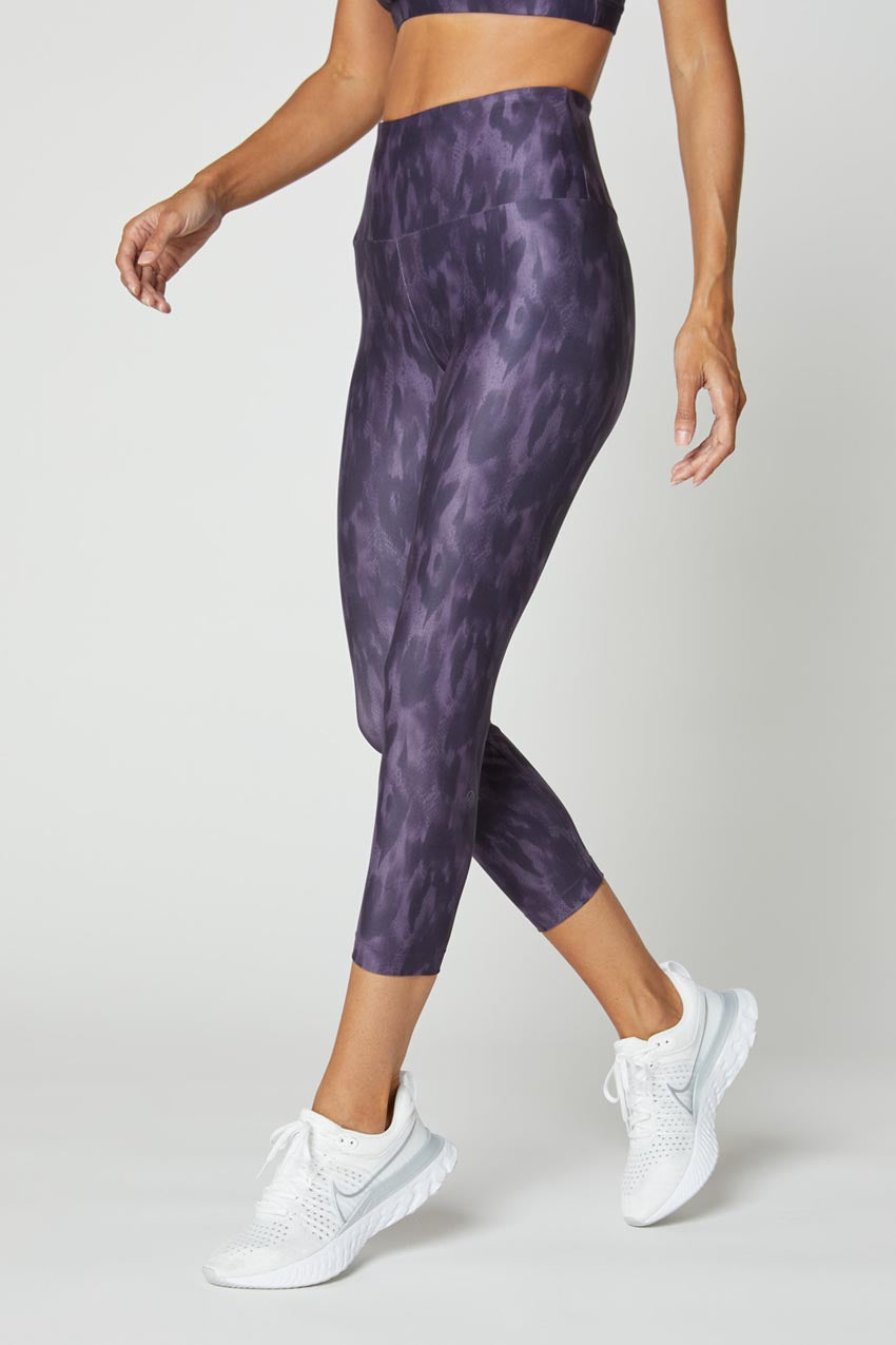 Illuminate Pursuit Recycled High-Waisted 21" Capri