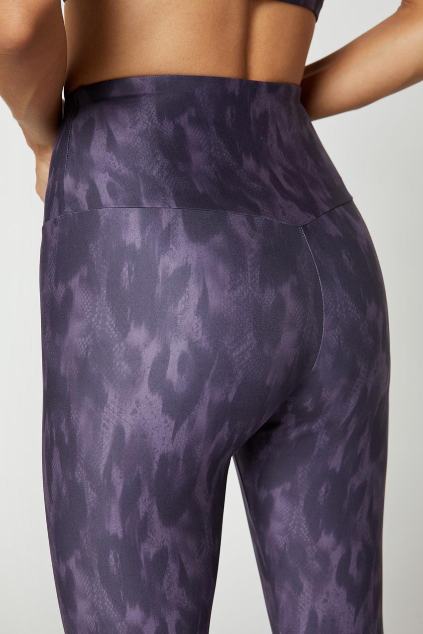 Illuminate Pursuit Recycled High-Waisted 21" Capri