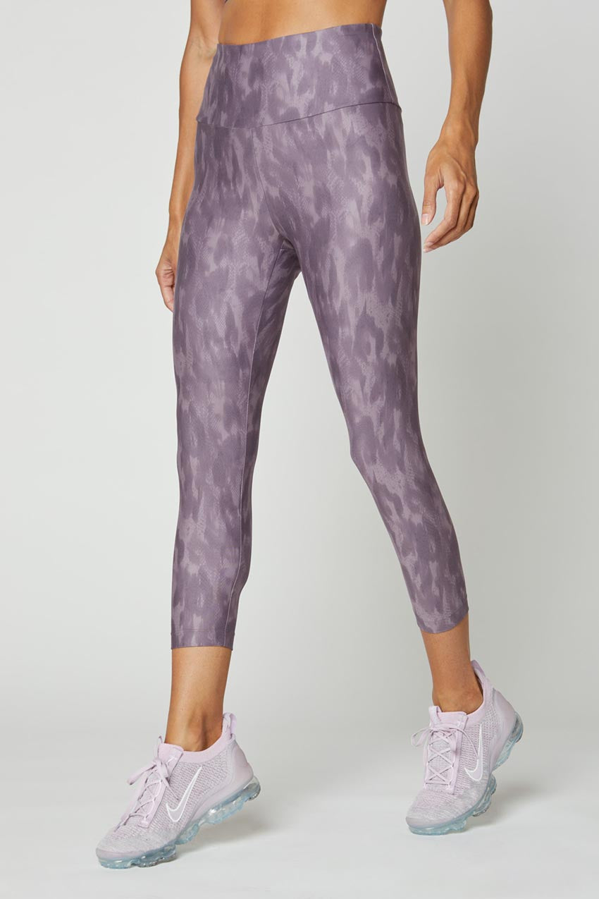 Illuminate Pursuit Recycled High-Waisted 21" Capri