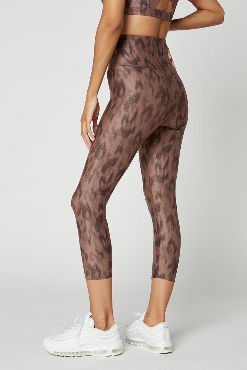 Illuminate Pursuit Recycled High-Waisted 21" Capri
