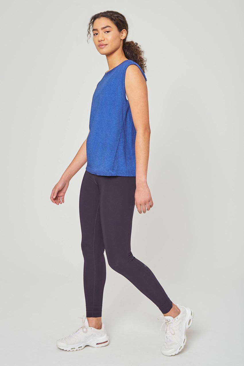 Explore High-Waisted 27" Cut-to-Length Hem Legging