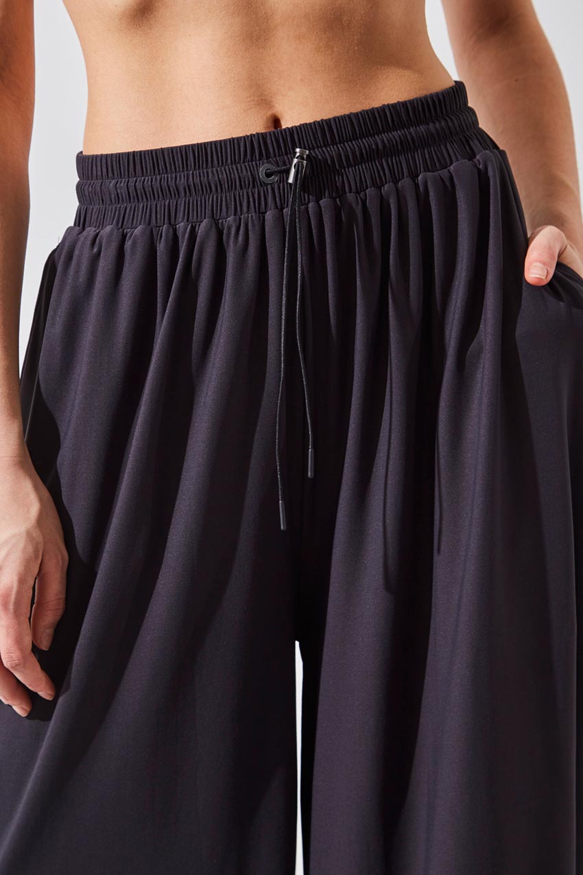 Groove Luxe Tactel® Cropped Wide Leg Pant