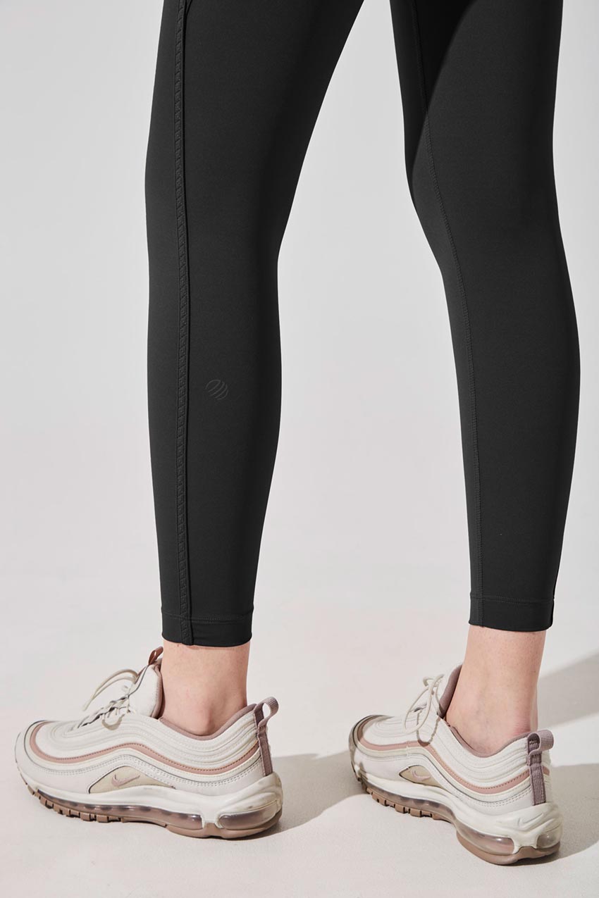 Yael MPG SLEEK Recycled Nylon High Waisted 7/8 Legging