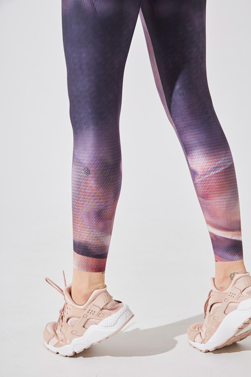 Strive Recycled High Waisted 7/8 Printed Legging