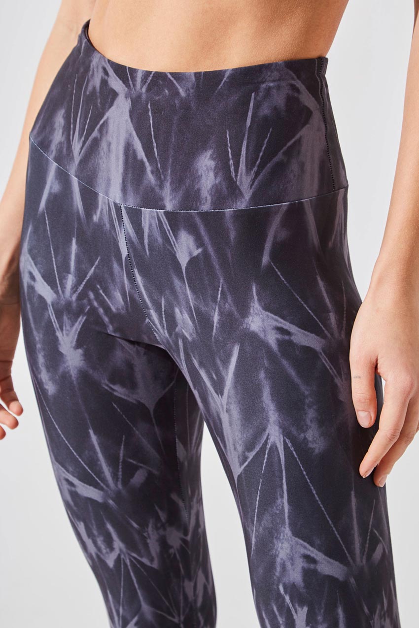 Strive Recycled High Waisted 7/8 Printed Legging