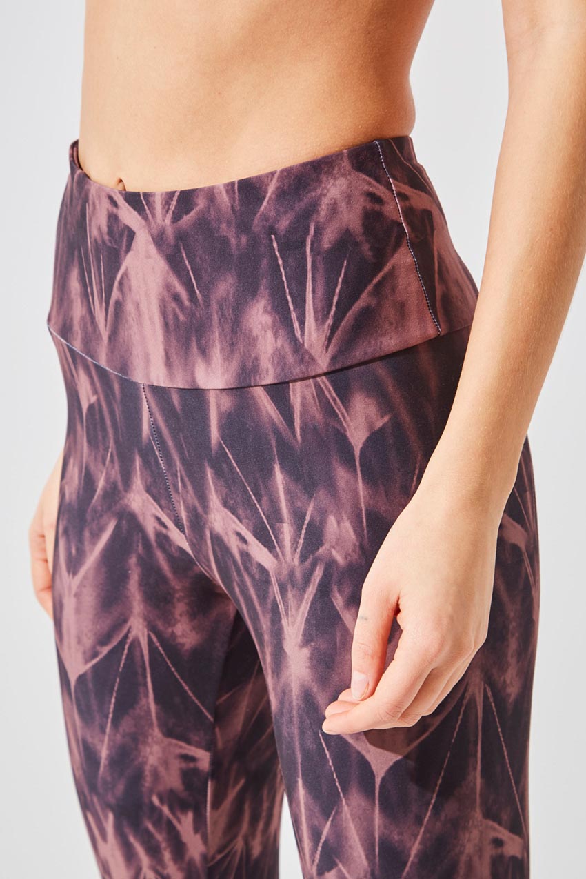 Strive Recycled High Waisted 7/8 Printed Legging