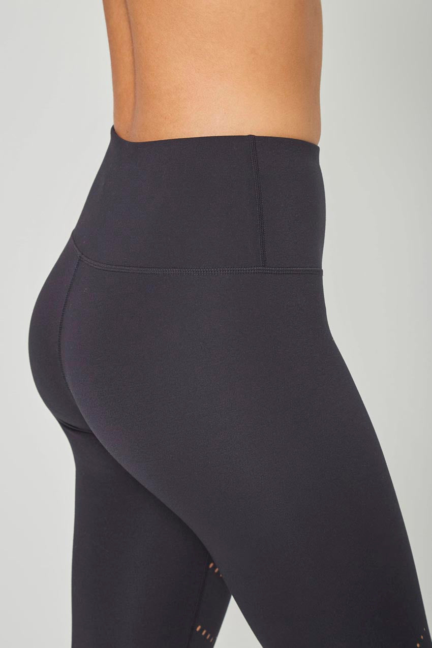 Raelynn Pursuit Recycled High-Waisted Perforated 7/8 Legging