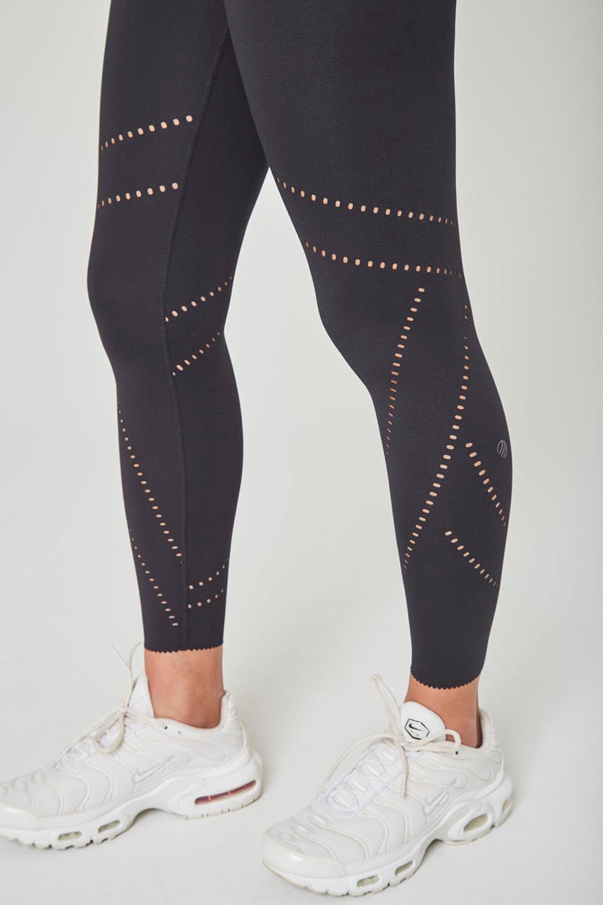 Raelynn Pursuit Recycled High-Waisted Perforated 7/8 Legging