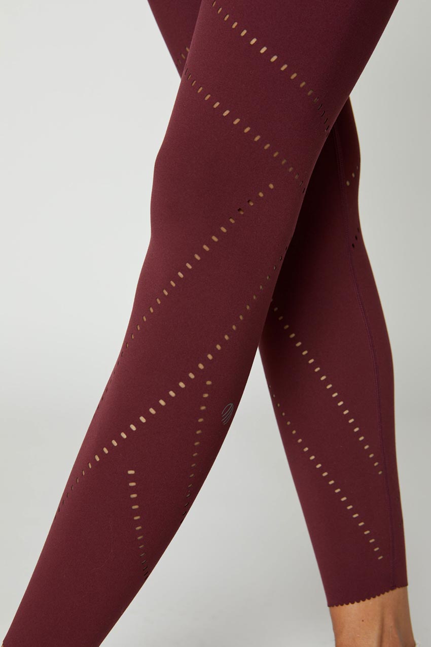Raelynn Pursuit High-Waisted Perforated 7/8 Legging