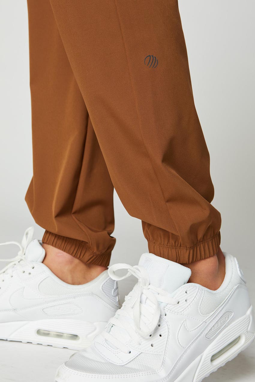 Lithe Stretch Woven Jogger