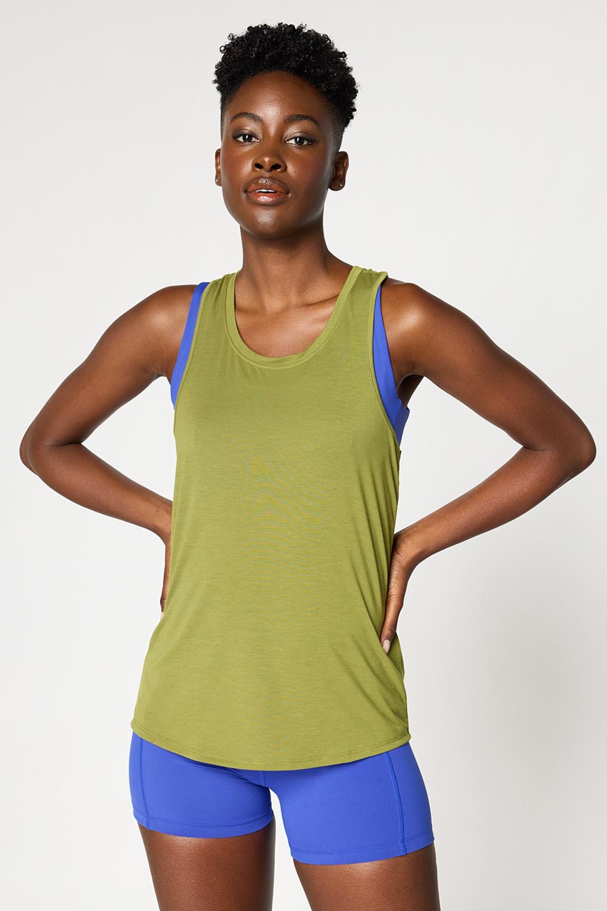 Dynamic Recycled Polyester Twist Keyhole Tank Top – MPG Sport Canada