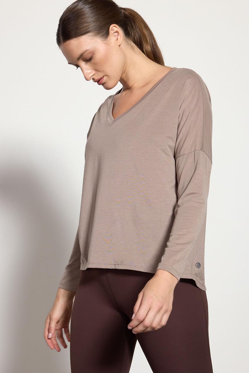 Dynamic Recycled Polyester V-Neck Relaxed Long Sleeve Shirt