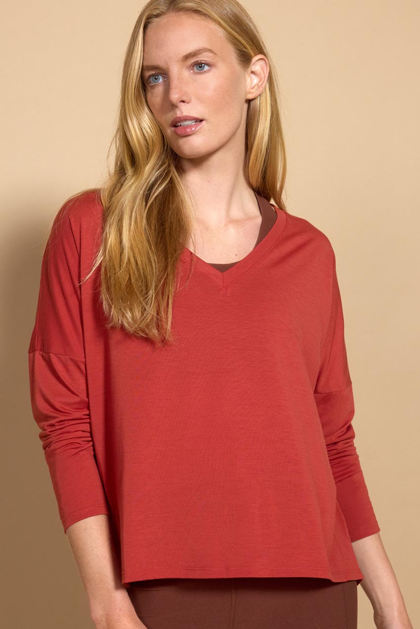 Dynamic Recycled Polyester V-Neck Relaxed Long Sleeve Shirt