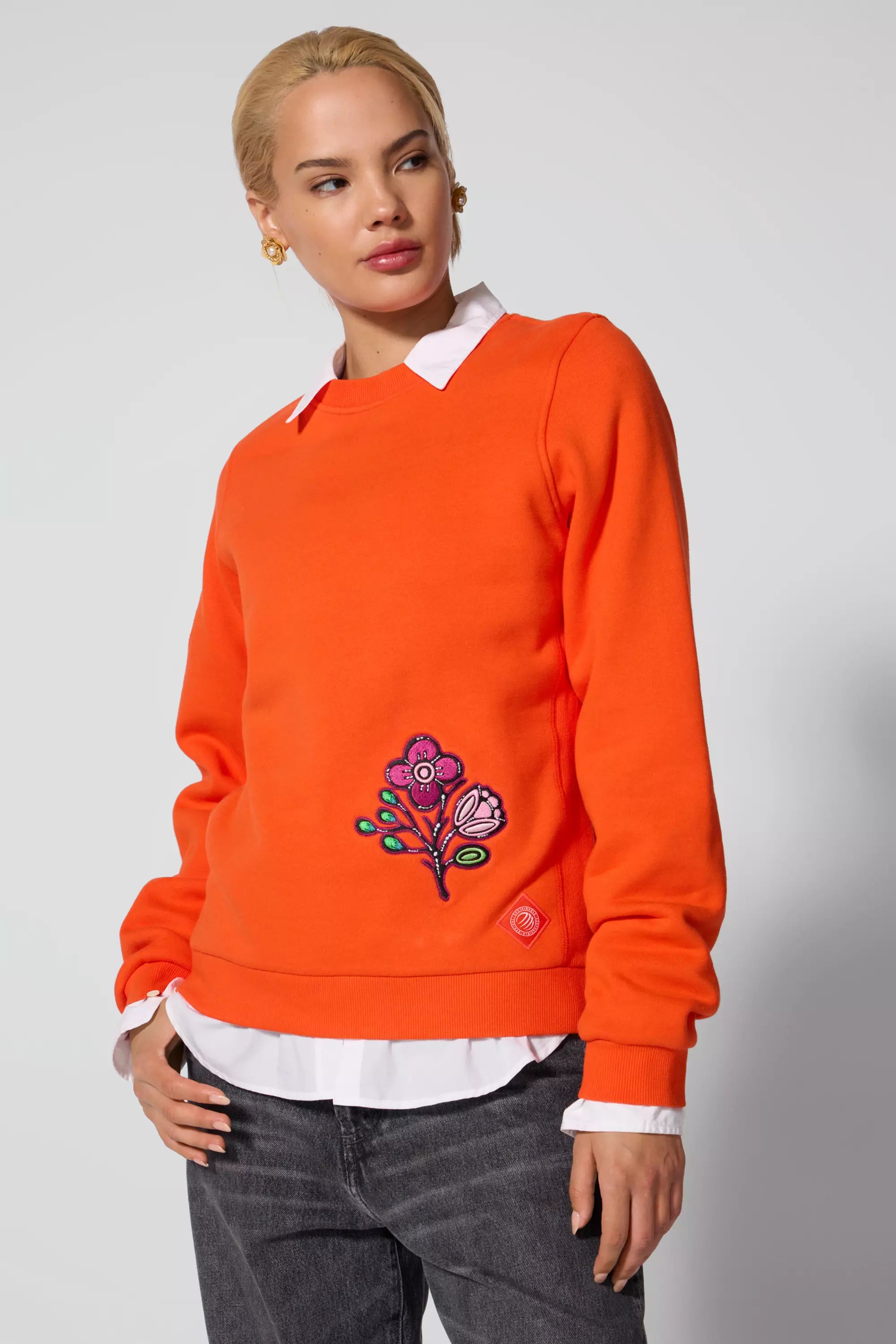 Sudadera bordada de luxefleece - naranja picante