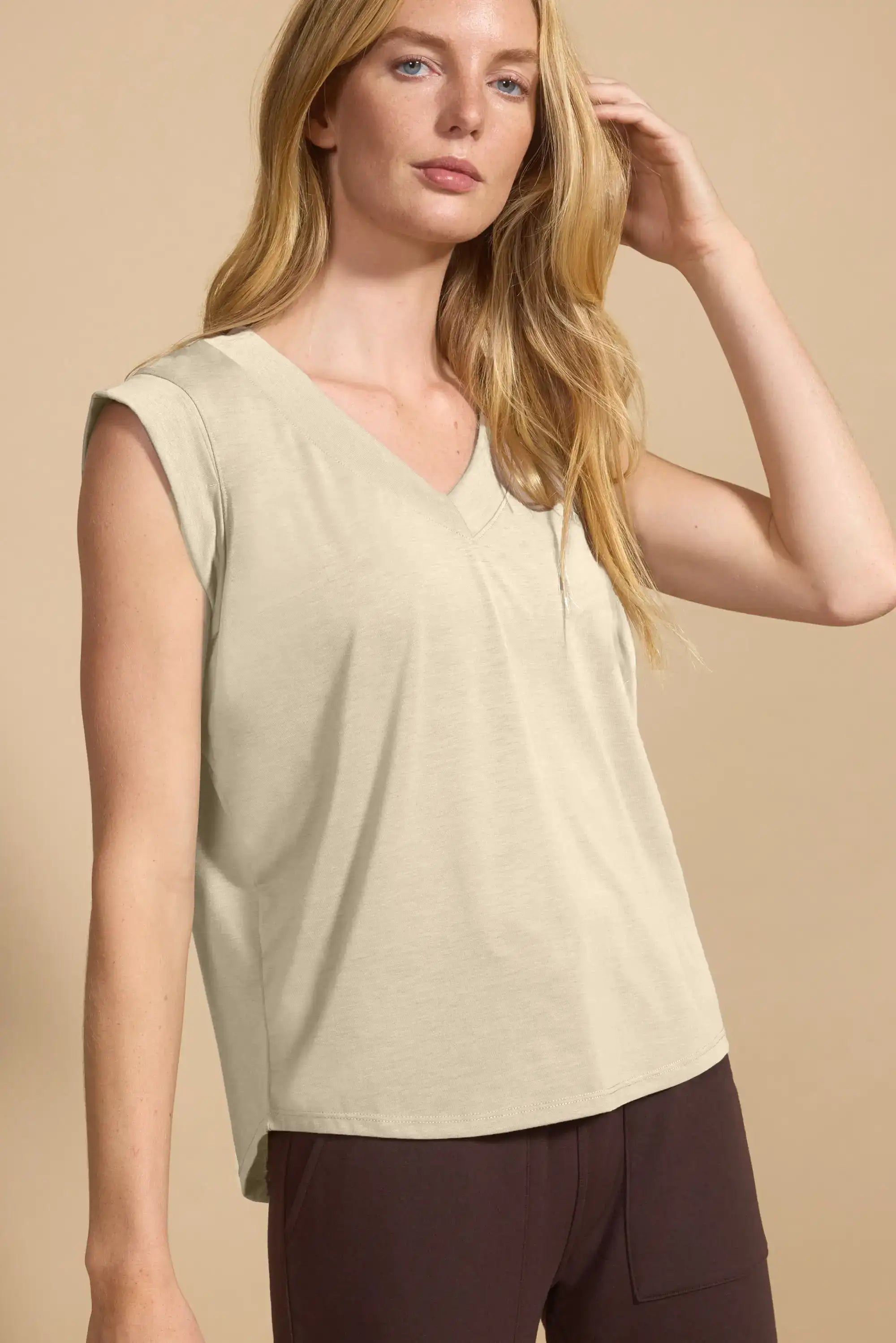 Performance Knit V-Neck - Stone