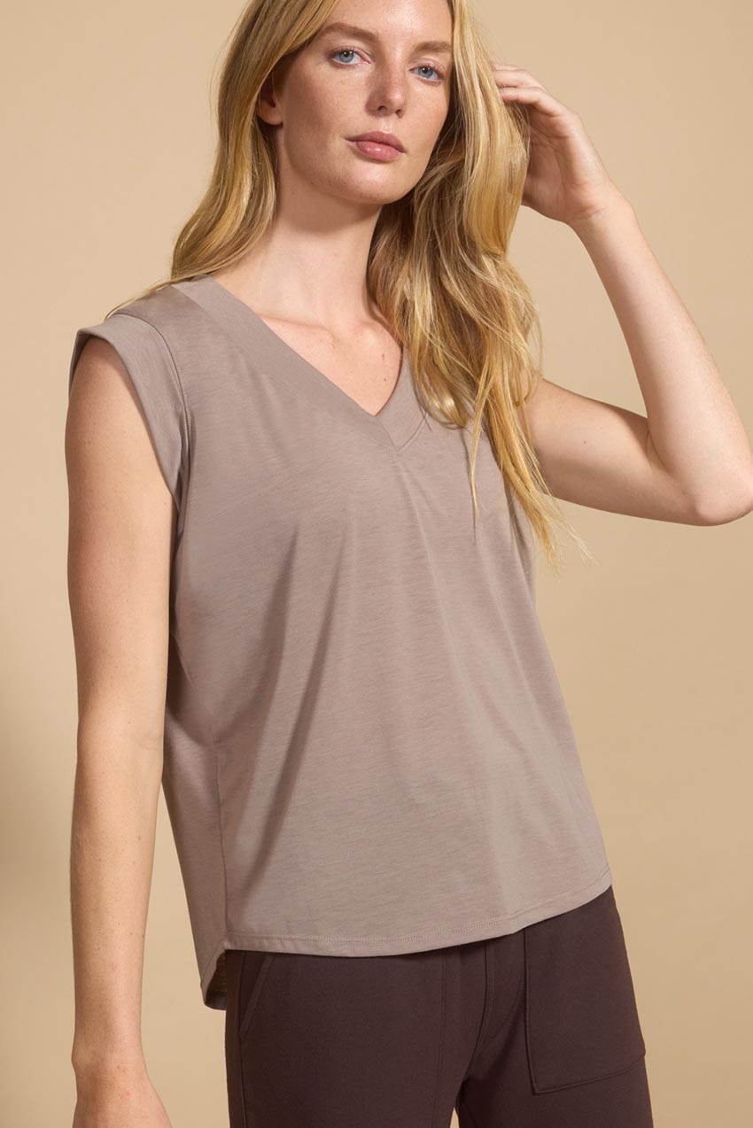 Dynamic Recycled Polyester V-Neck Cap Sleeve T-Shirt – Sale