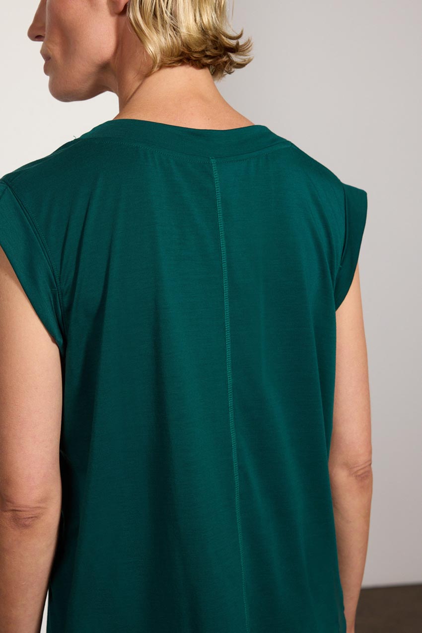 Dynamic Recycled Polyester V-Neck Cap Sleeve T-Shirt