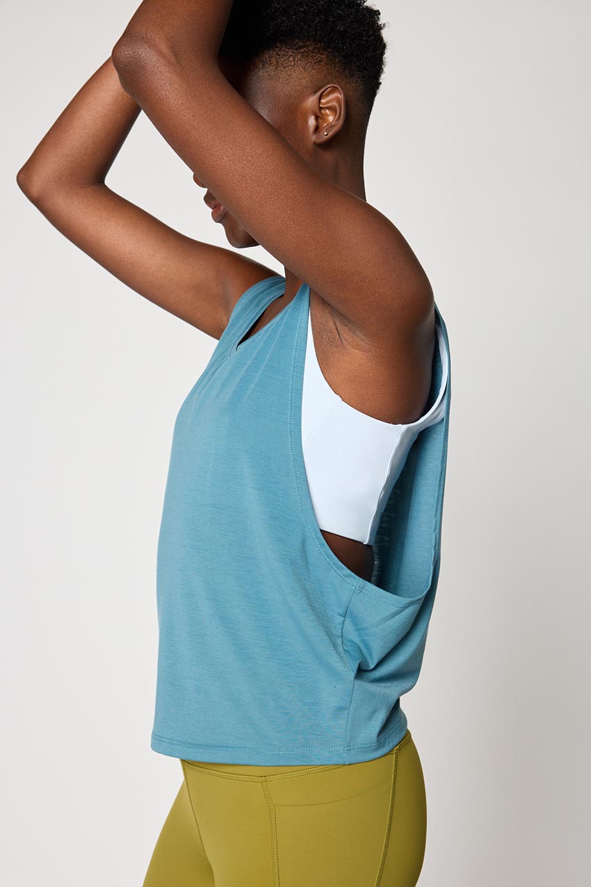 Dynamic Recycled Polyester Twist Keyhole Tank Top – MPG Sport Canada