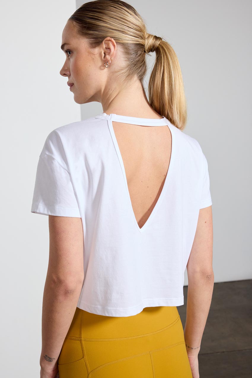 Calm Cropped Cut-Out Short Sleeve T-Shirt