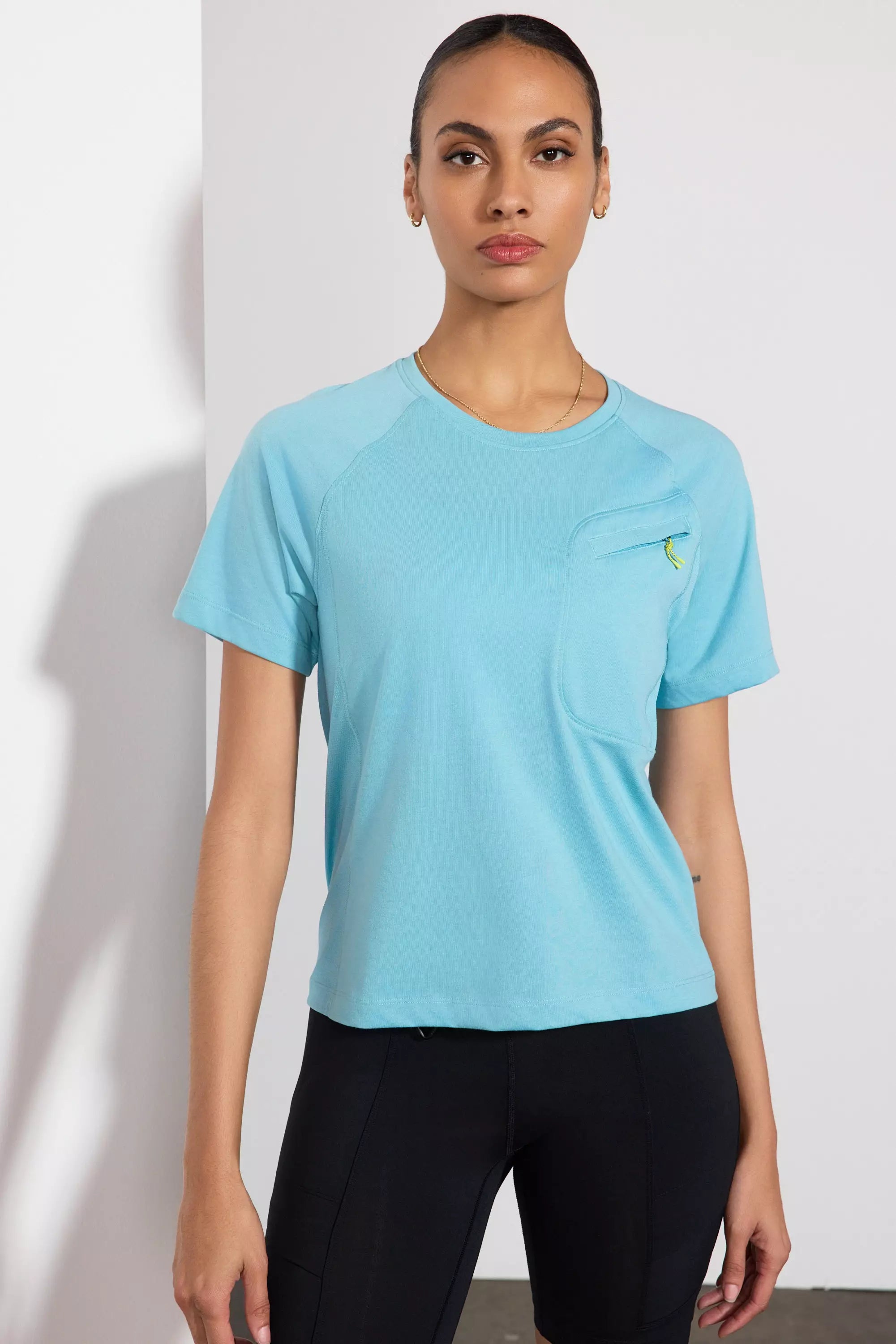 Achieve Pocket Tee with Mesh Panel - Reef Waters