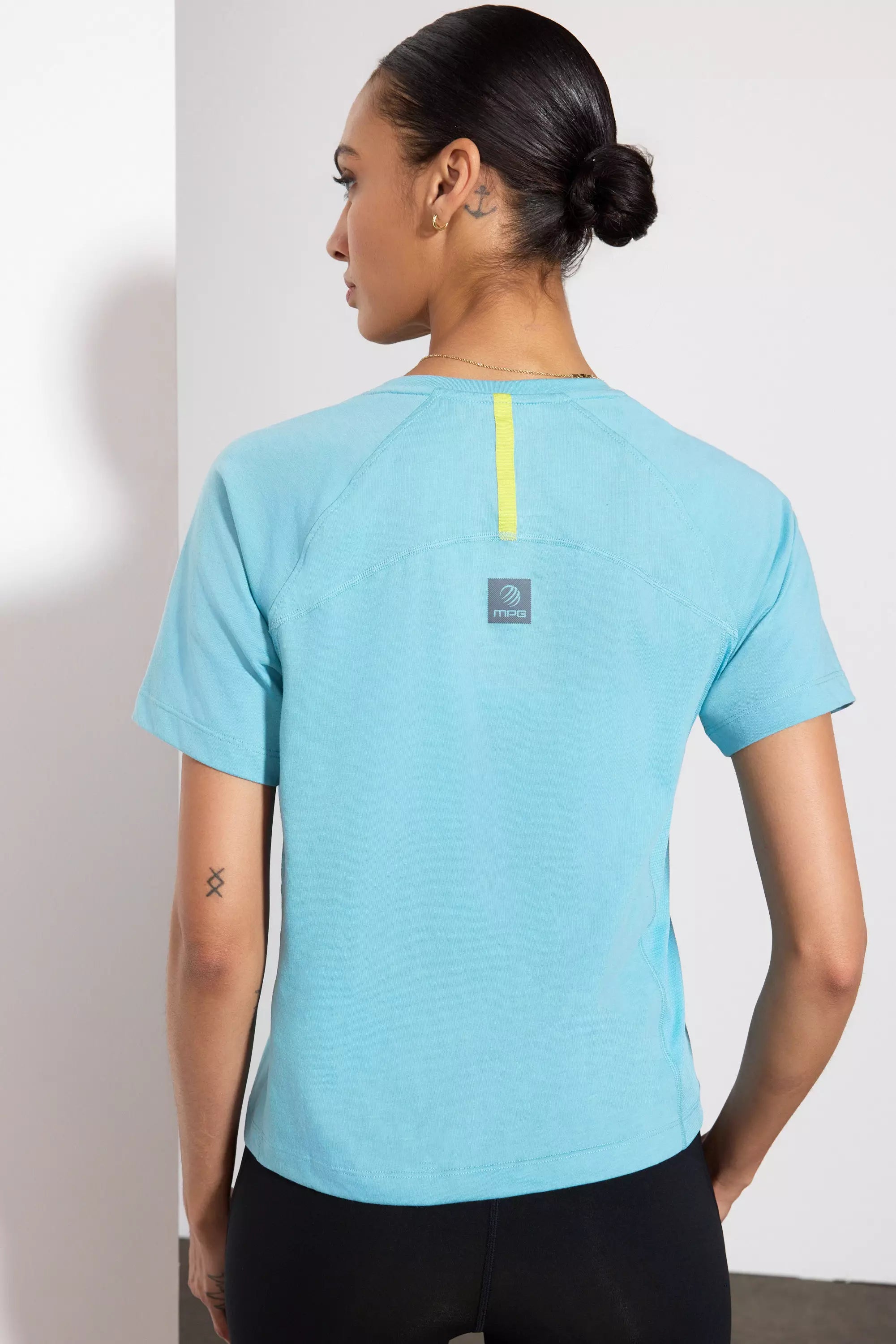 Achieve Pocket Tee with Mesh Panel - Reef Waters