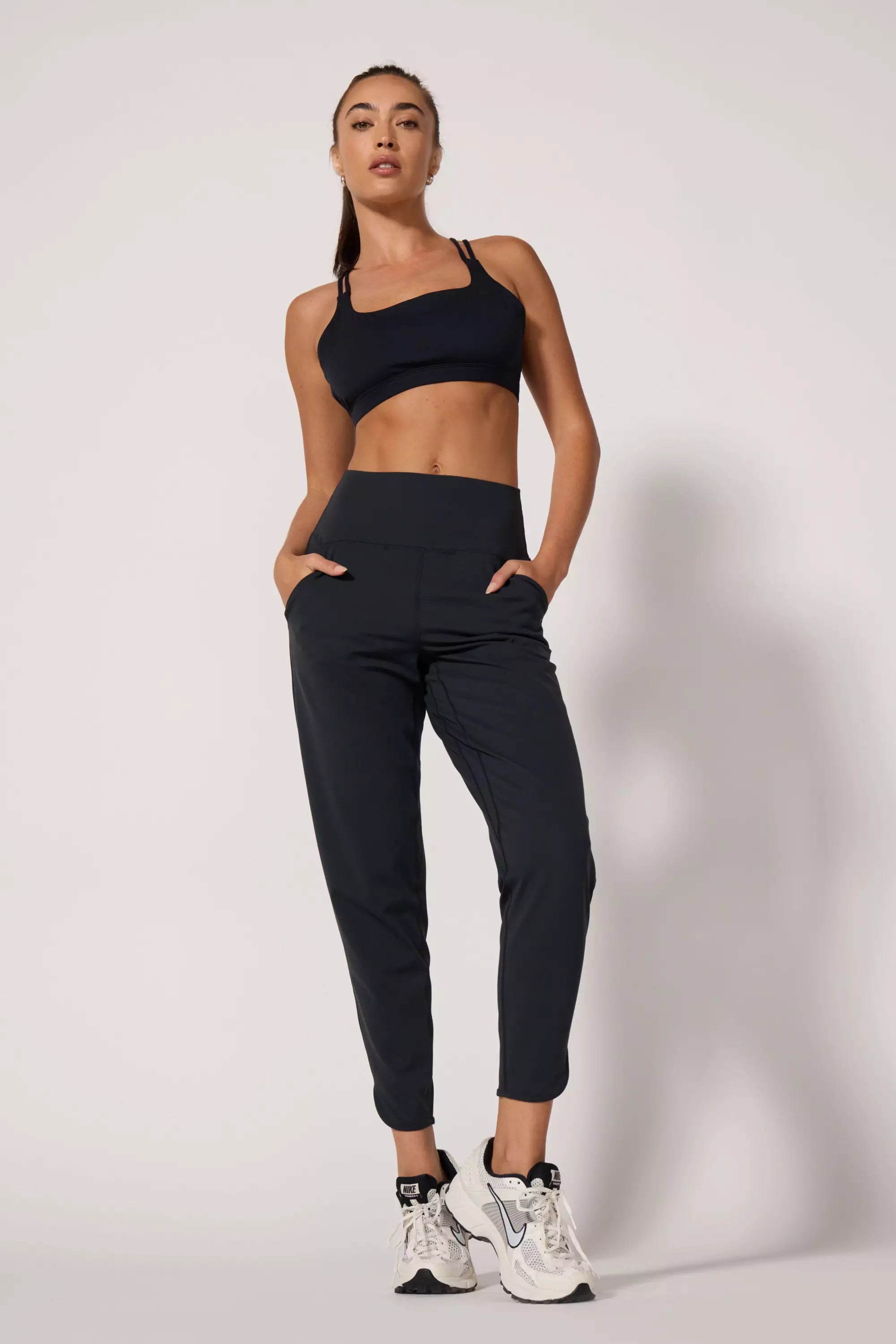 Cloud Bra & Jogger Bundle en noir de jonc