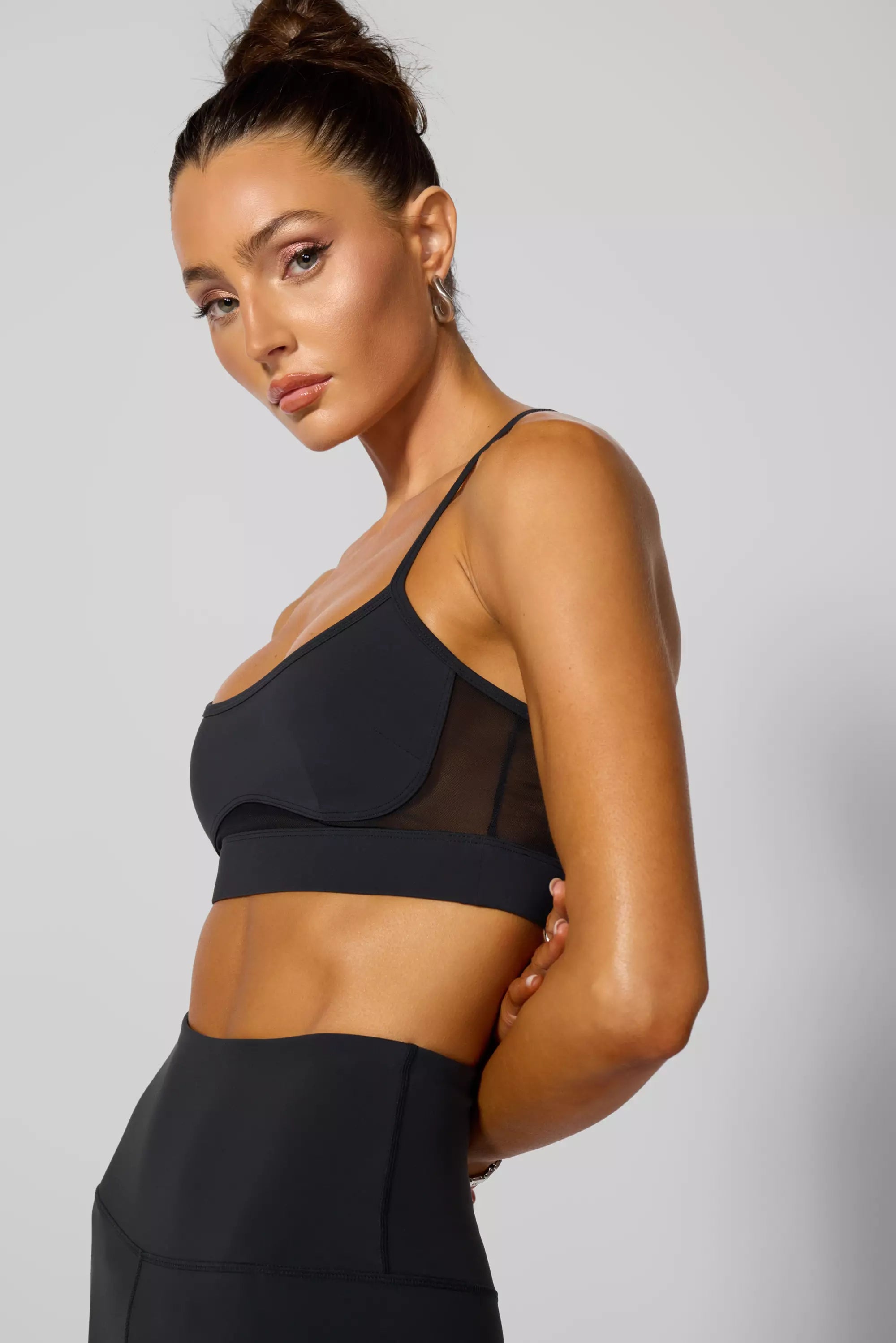 Sculpt Cross Back Bra - Jet Black