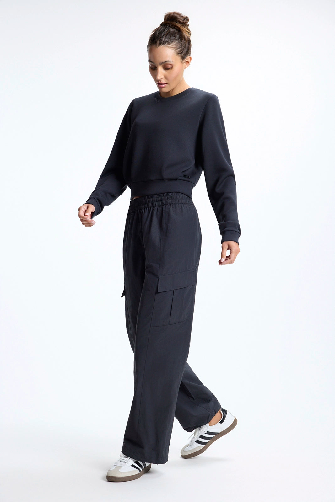 Dreamweave™ Pleated Crew Neck - Black