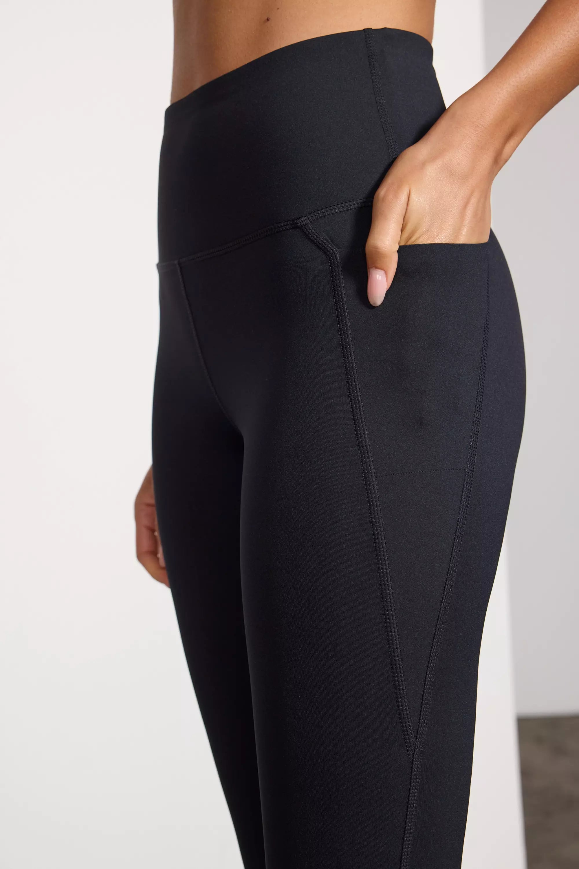 Vital Side Pocket Legging - Black