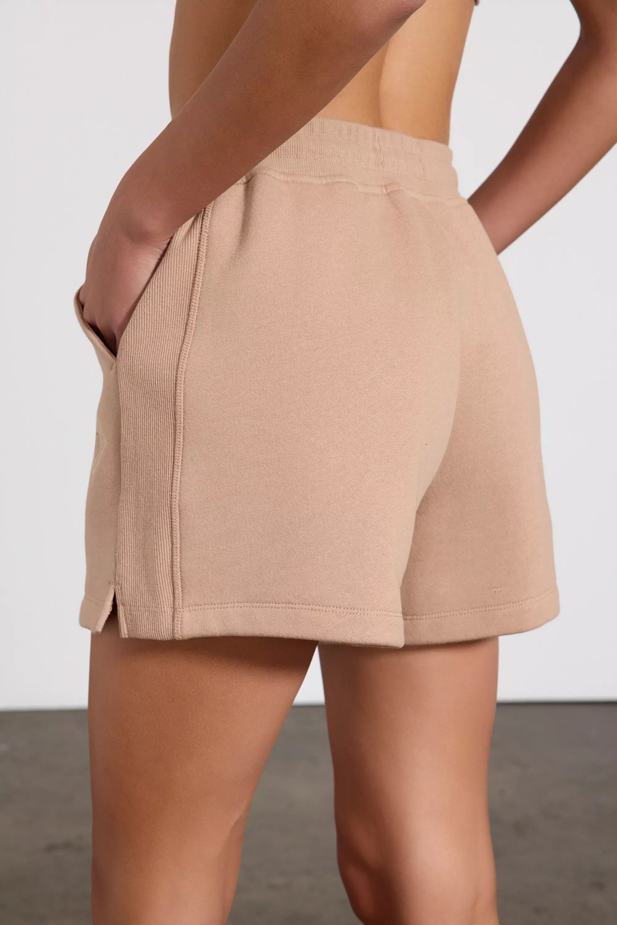 Comfort Fleece Short - Warm Taupe